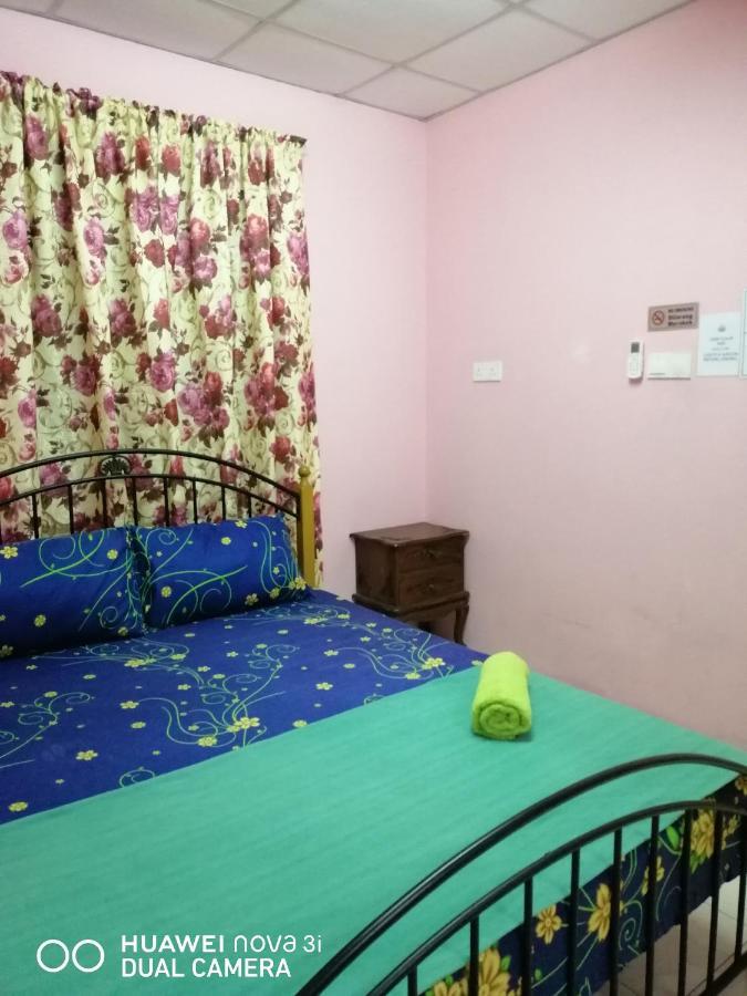 Layla Inn Batu Pahat Exterior foto