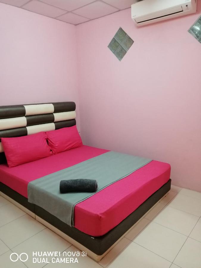 Layla Inn Batu Pahat Exterior foto