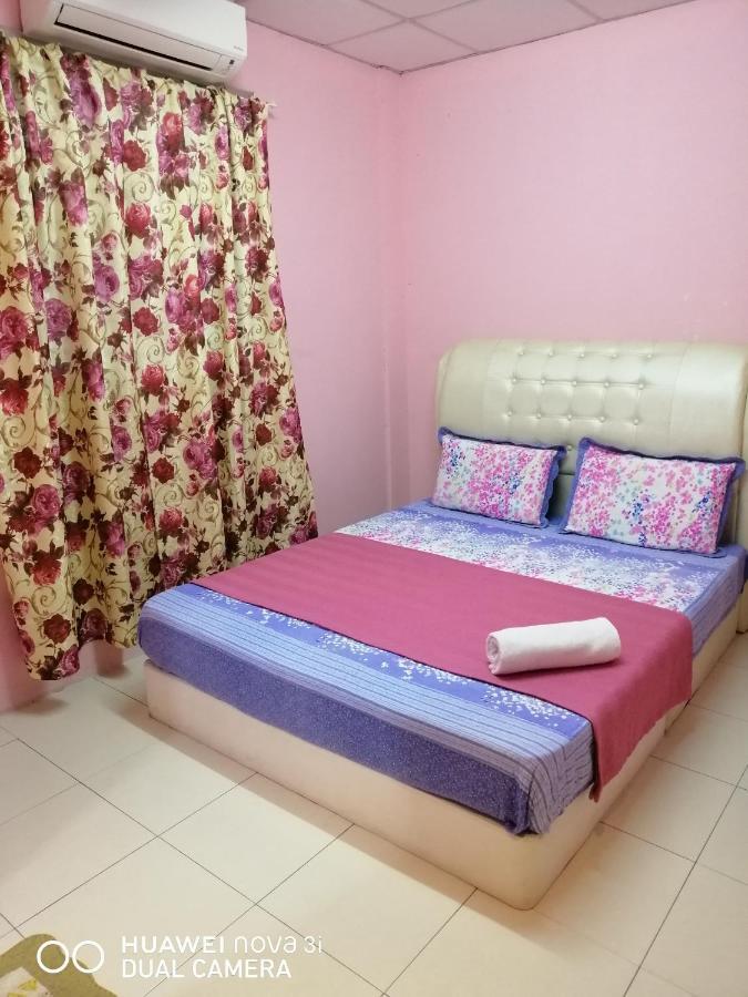 Layla Inn Batu Pahat Exterior foto