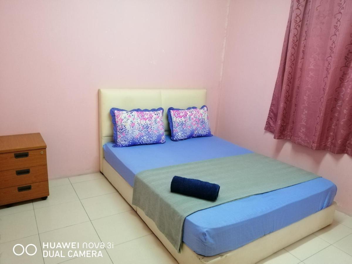 Layla Inn Batu Pahat Exterior foto