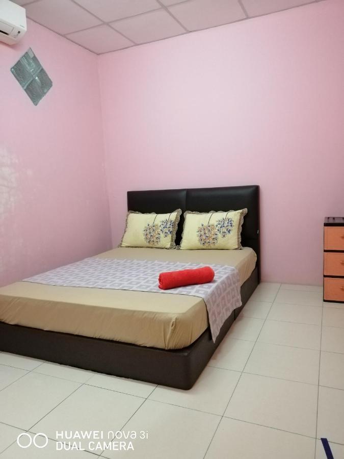 Layla Inn Batu Pahat Exterior foto