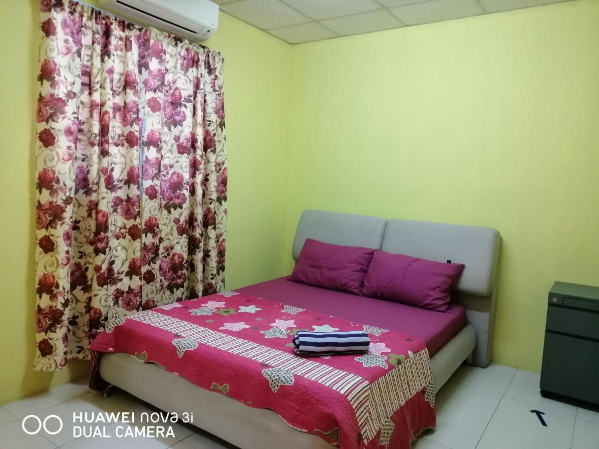 Layla Inn Batu Pahat Exterior foto