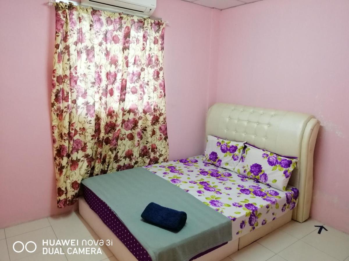 Layla Inn Batu Pahat Exterior foto