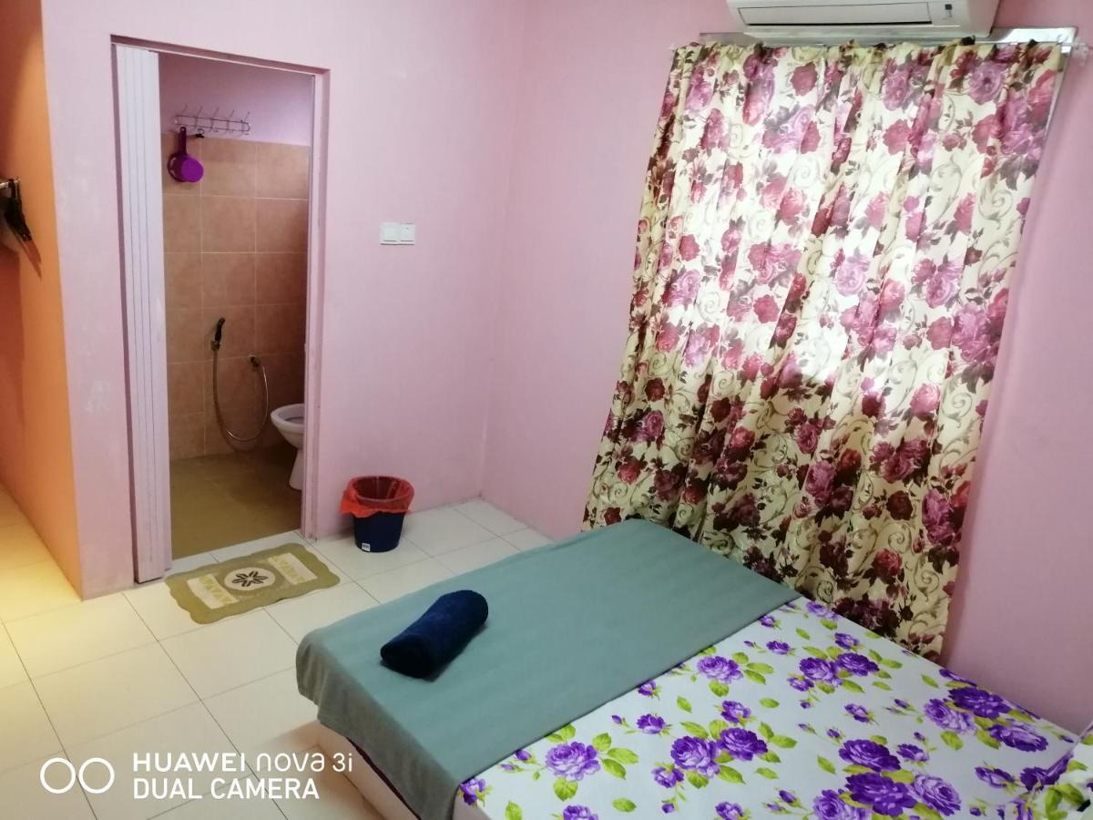 Layla Inn Batu Pahat Exterior foto