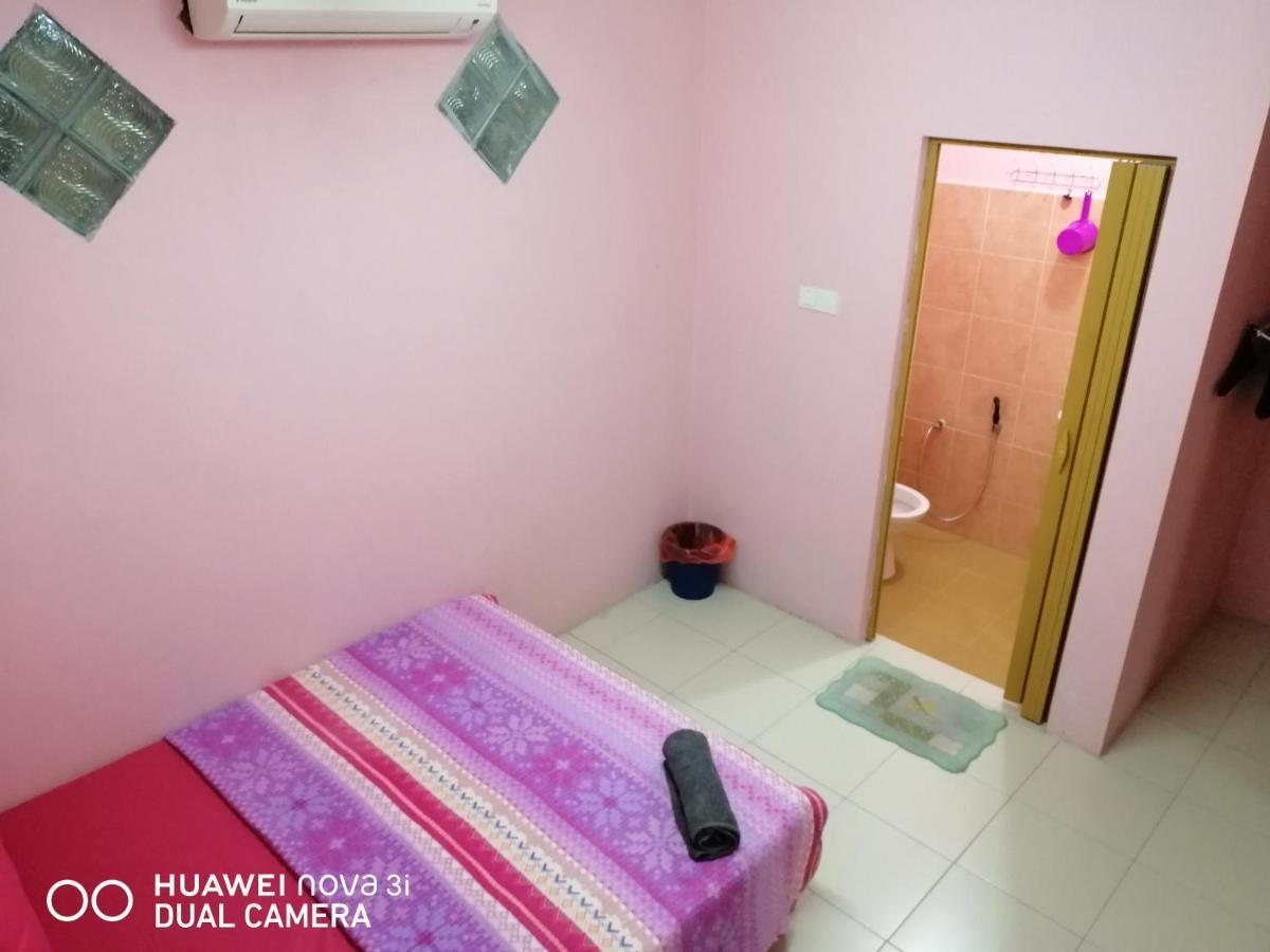 Layla Inn Batu Pahat Exterior foto